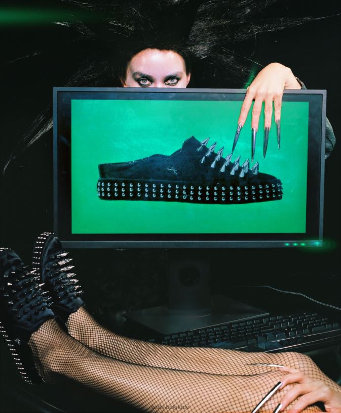 Keds x Maisie Wilen femmes sneaker à enfiler à clous et mules Kickback 8PV40P56 noir